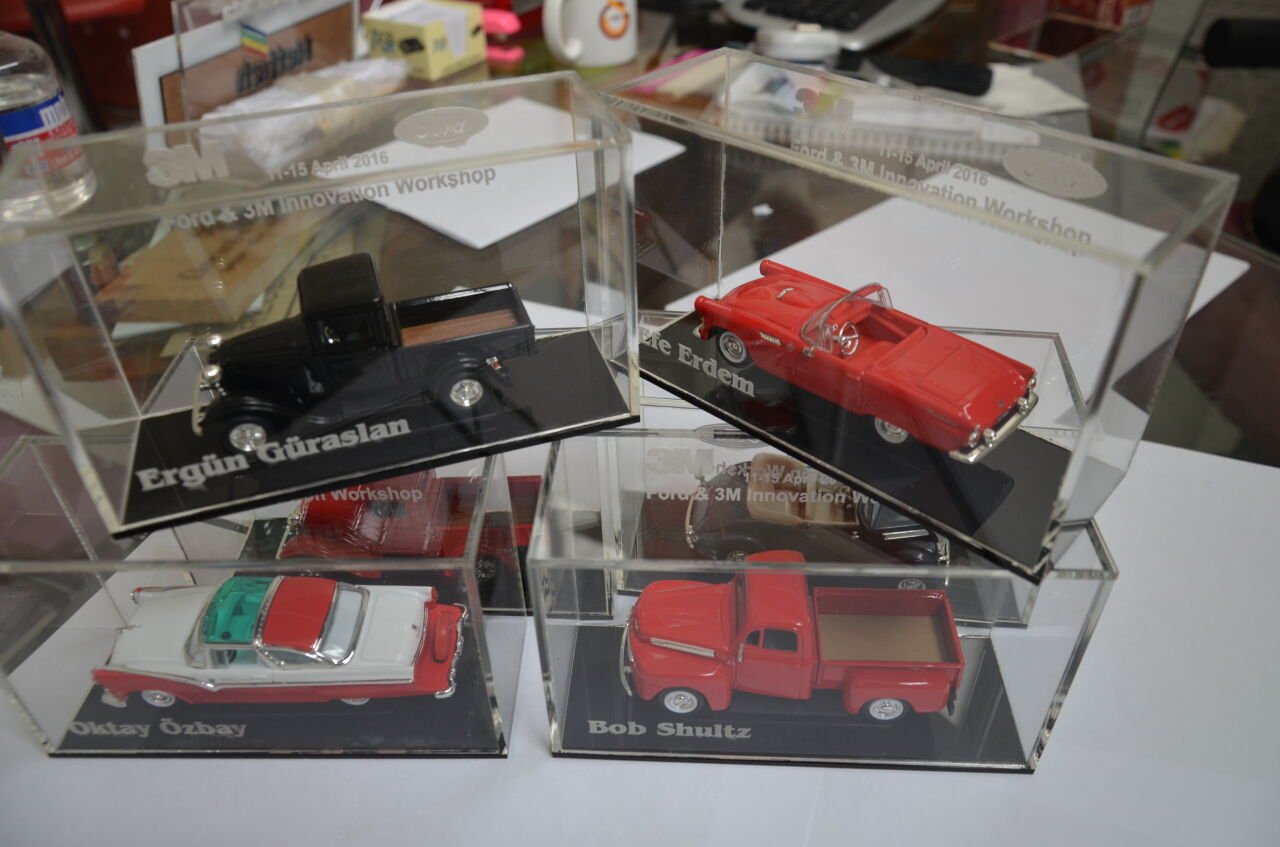 Şeffaf Pleksi Maket Koruma Kutuları 