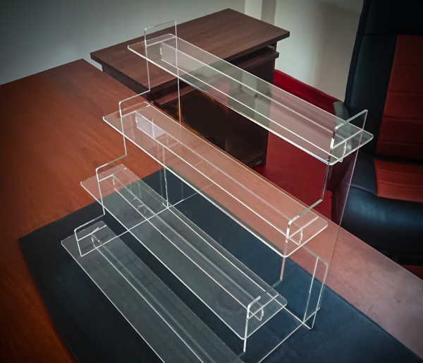 Pleksi Ürün ve Teşhir Stand 3 Katlı Şeffaf Pleksi Ürün Teşhir Standı