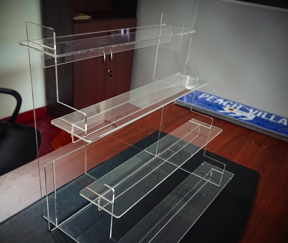 Pleksi Ürün ve Teşhir Stand 3 Katlı Şeffaf Pleksi Ürün Teşhir Standı