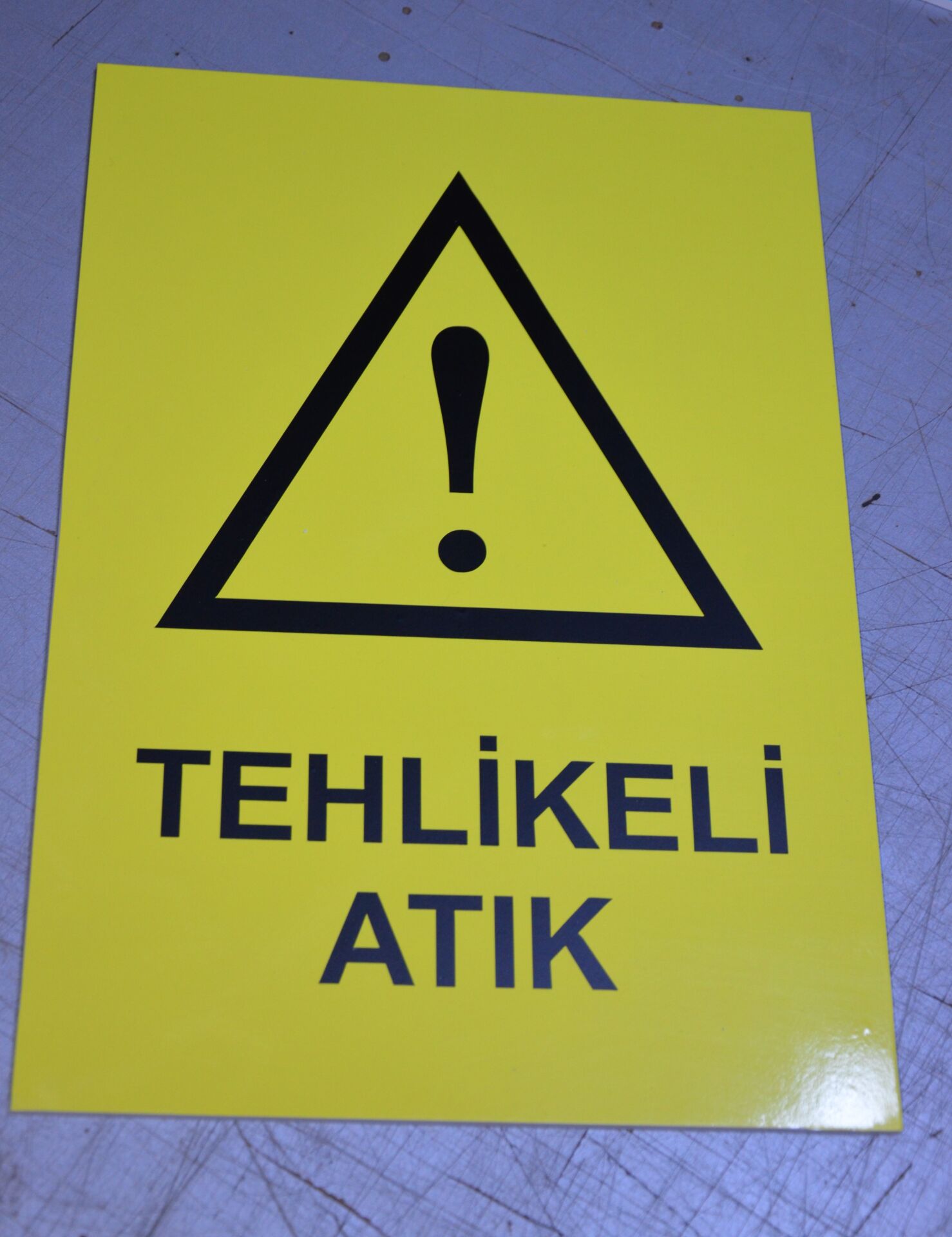 Tehlikeli Atık Uyarı Levhası