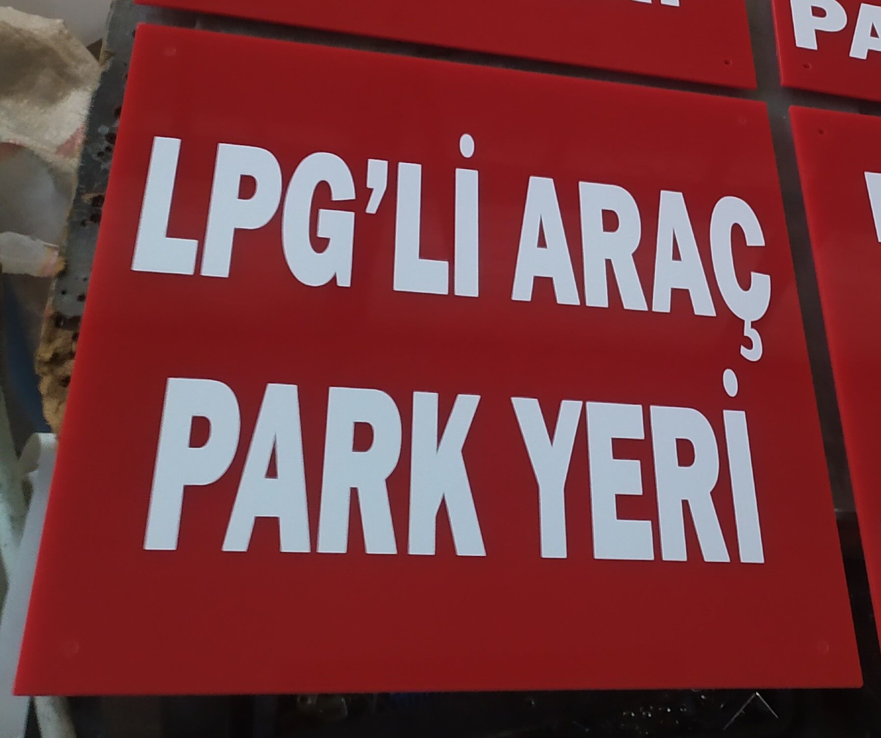 LPG li Araç Park Yeri Levhası